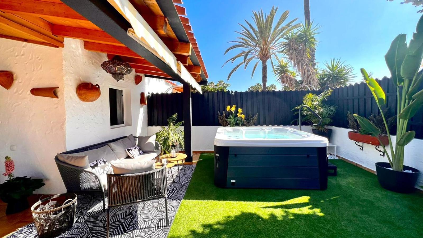 Oasis With Jacuzzi Holiday home Playa del Ingles (Gran Canaria)