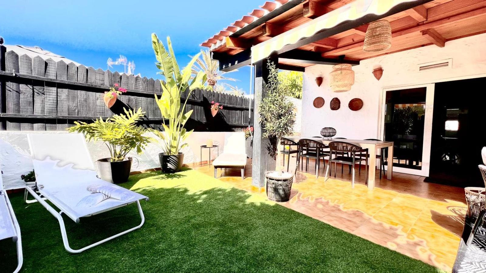 Oasis With Jacuzzi Holiday home